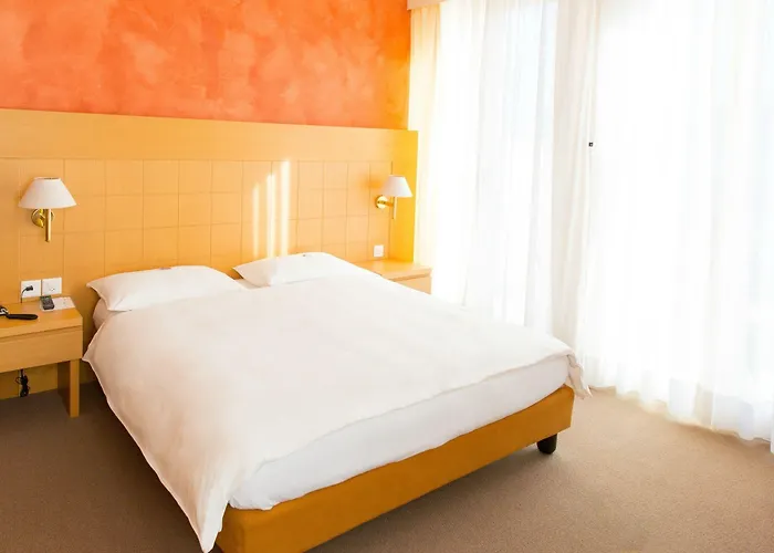 Готель Du Локарно