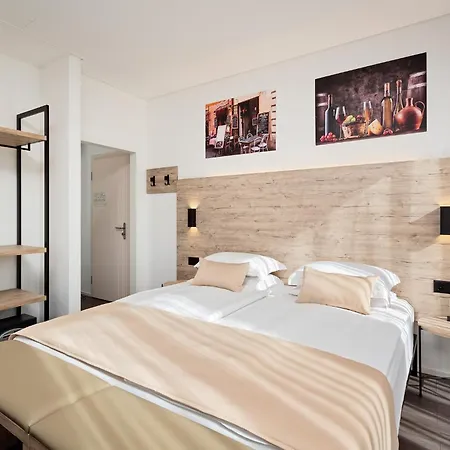 Du Hotel 3*