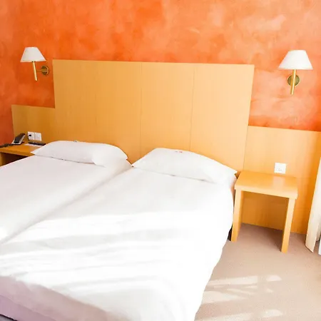Du Hotel Locarno
